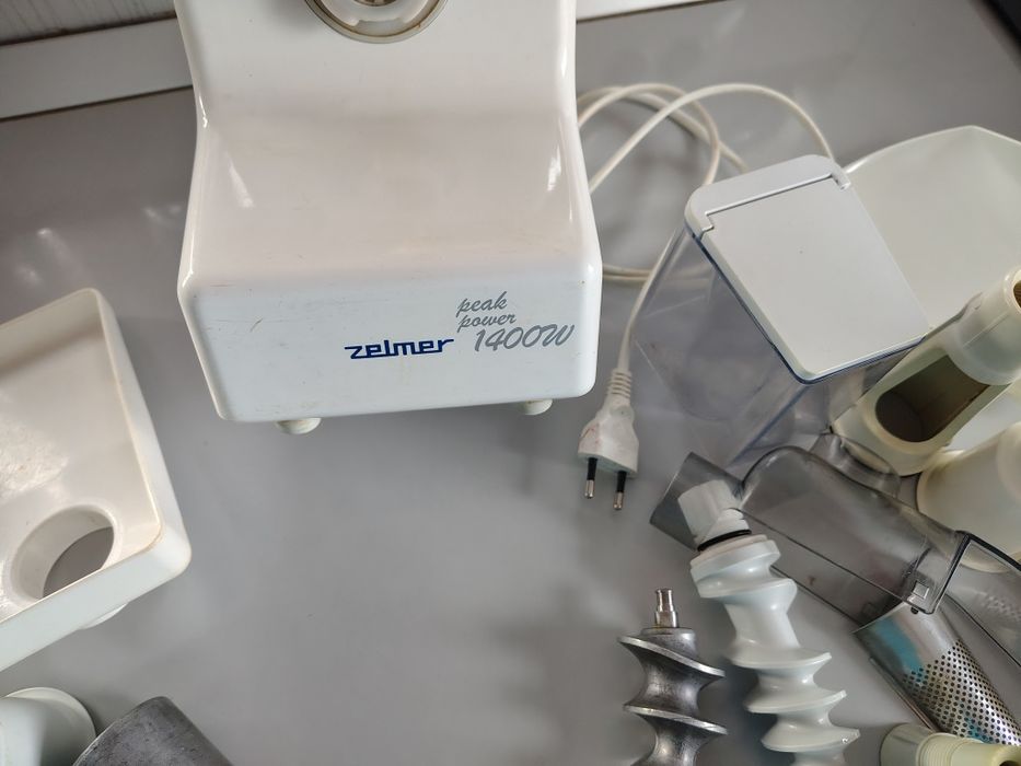 Masina de tocat carne Zelmer, 1400W, accesoriu carnat