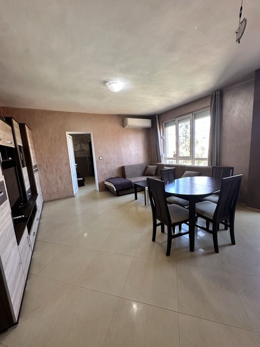 Двустаен апартамент до НБУ