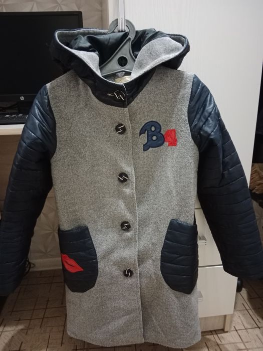 Продам пальто на 10-11 лет