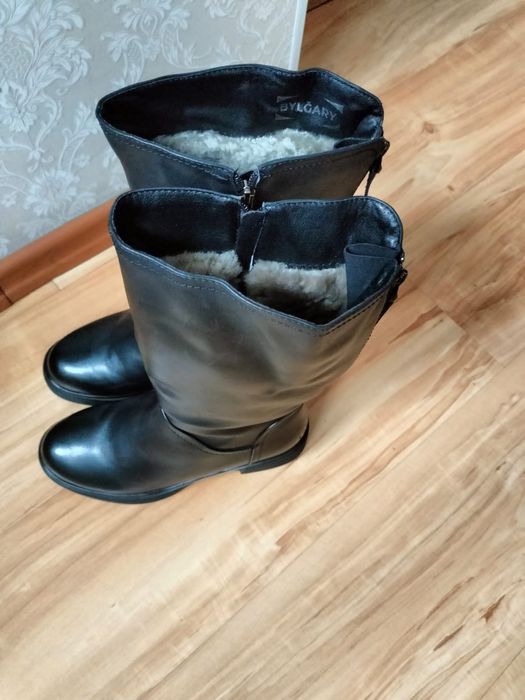 Продам женские сапоги