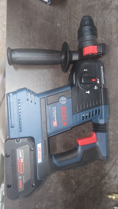 Bosch GBH 18V-26F nouă