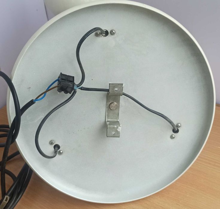 Таванен плафон с три регулируеми лампи + 3 крушки PHILIPS