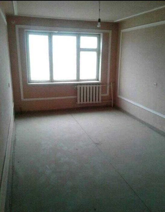 5ти комнатная квартира, без ремонта на районе Мархабо