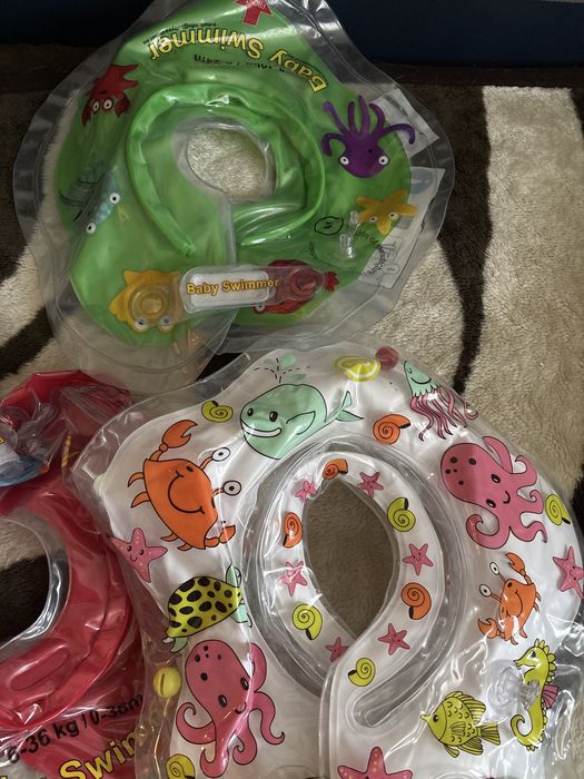 Baby swimmer colac de gat