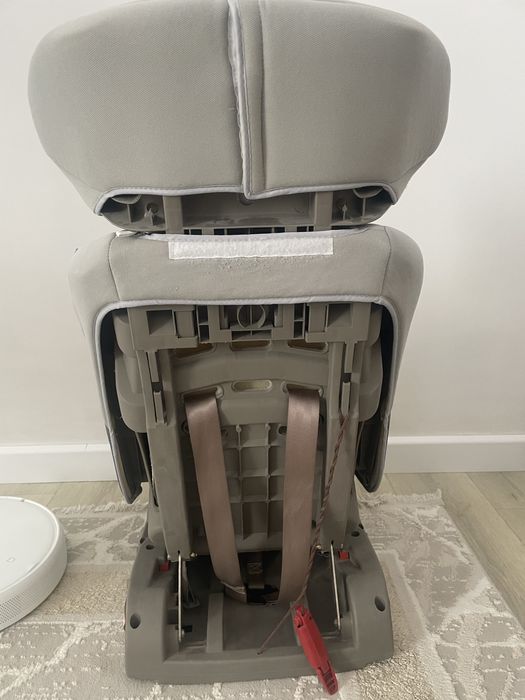 Детское кресло автомобильное