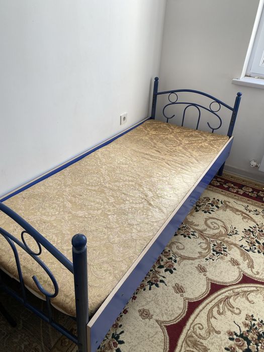 Двух яростный кровать