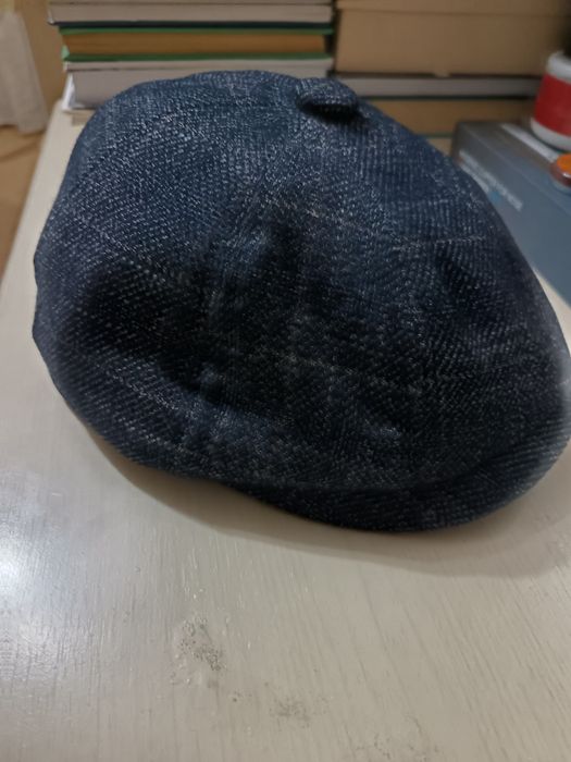 Кепкалар сотилади