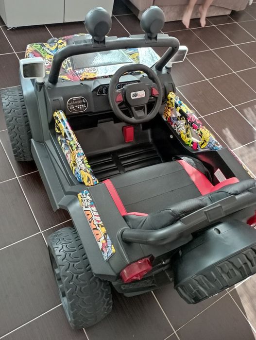 Детский электромобиль