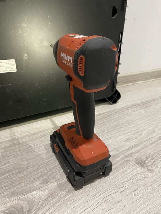 Impact hilti sid 6-22 + incarcator, baterie si cutie