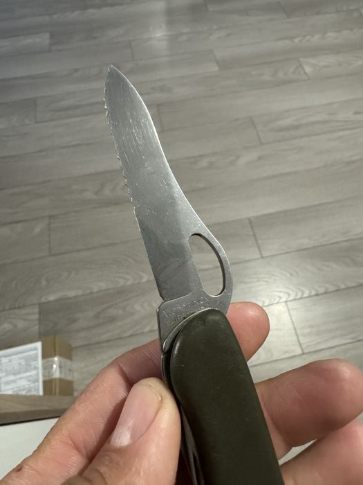 Briceag victorinox miltar