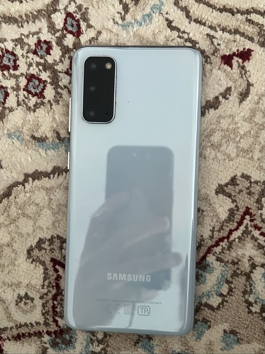 телефон Samsung s20