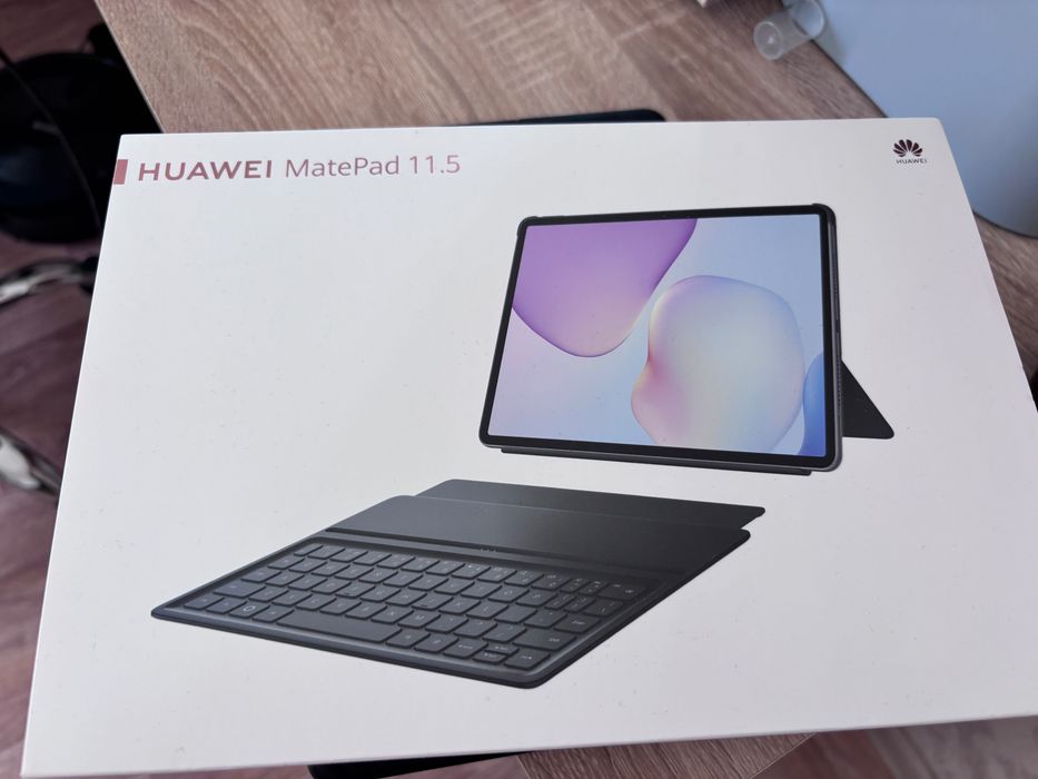 Планшет Huawei с клавиатурой