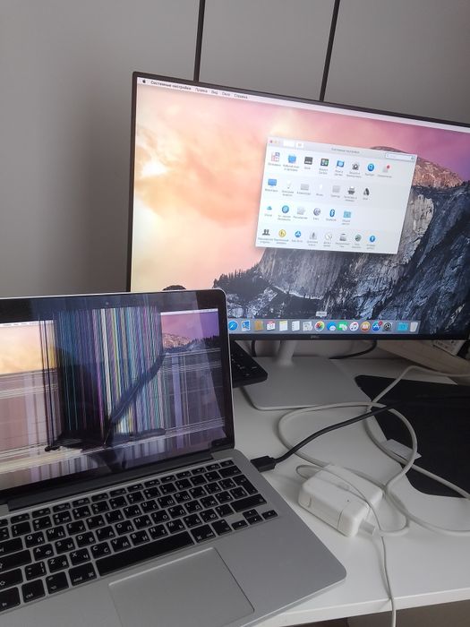 MacBook Pro 13" Early 2015 (A1502) — работает, разбит экран