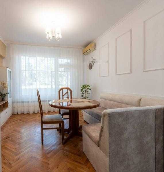 Дава се под наем Двустаен апартамент в Бургас, Лазур - 65 кв.м за 459 € - Снимка #1