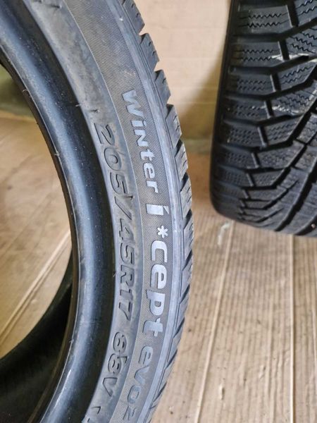 2 Hankook R17 205/45/ 
зимни гуми 
DOT1019