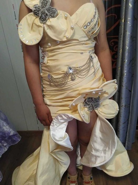 Официална рокля