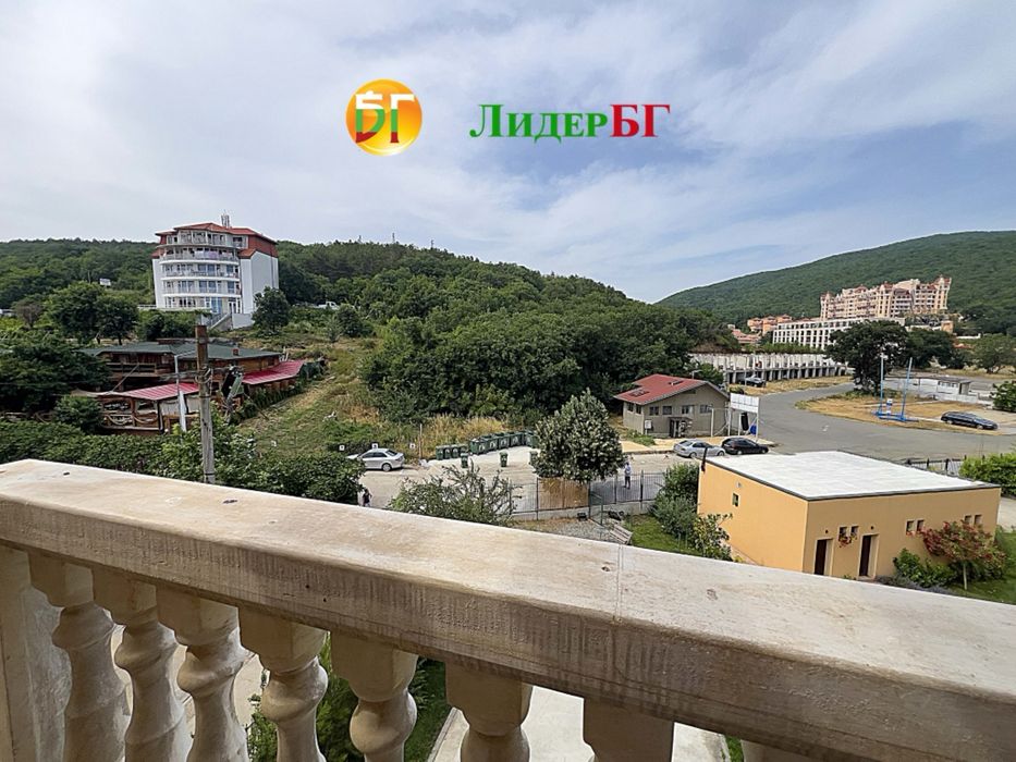 Продава се Двустаен апартамент в к.к. Елените - 60 кв.м за 1000 €/кв.м - Снимка #4