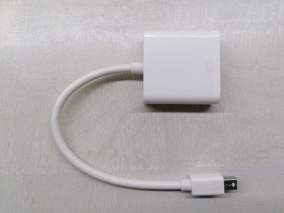 Thunderbolt / Mini Displayport към VGA кабел за Apple Macbook PRO/AIR - НОВ