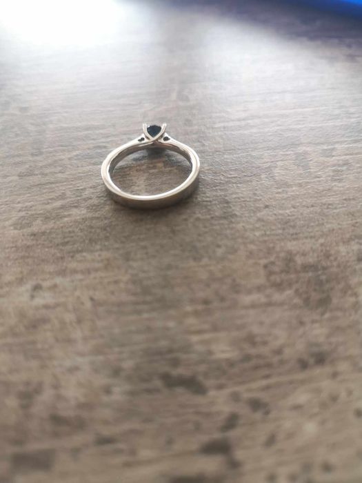 Златен дамски пръстен