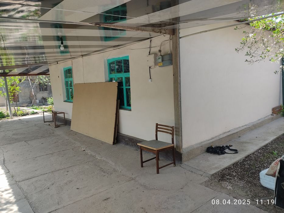 Дом с участком в Янгибазаре / Yangibozorda uchastok uyi bilan sotiladi