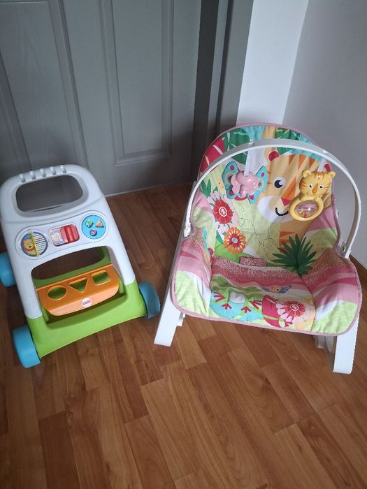 Бебешки шезлонг и проходилка fisher price
