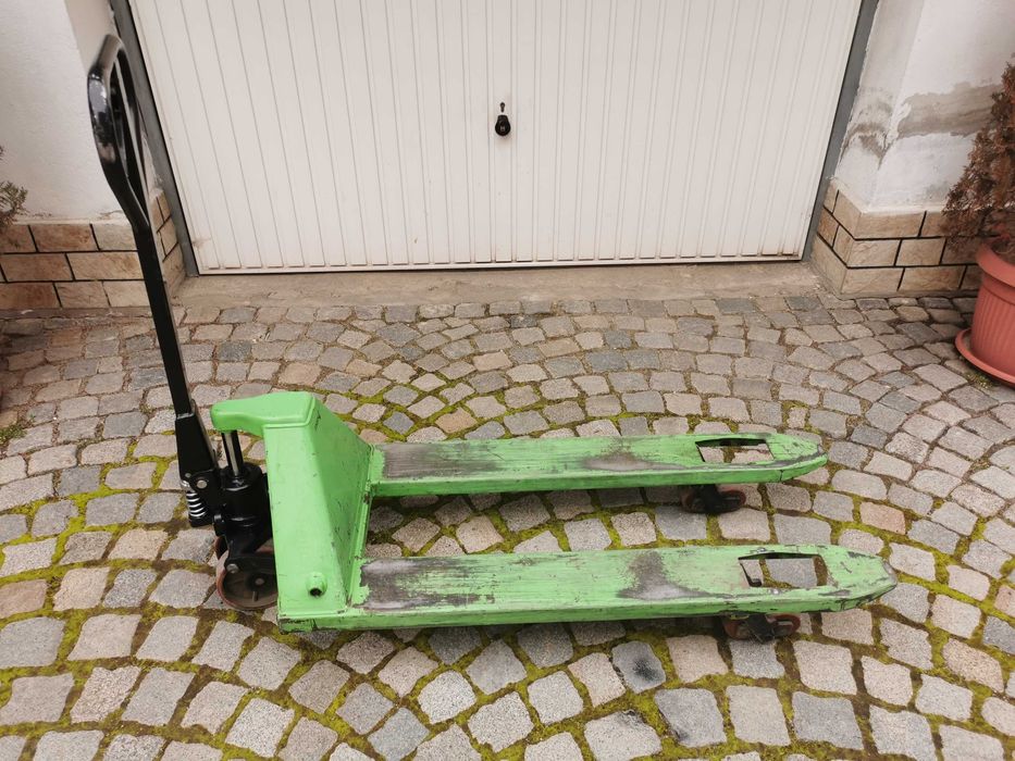 Транспалетна количка