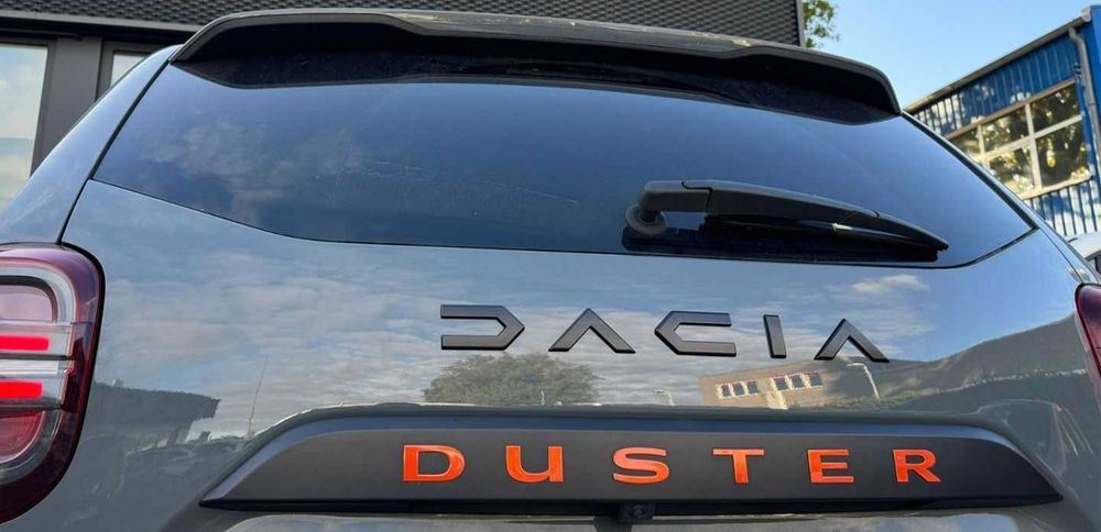 Emblema Logo Model Nou DACIA Scris Spate Portbagaj Duster Logan Bigster, Negru Lucios