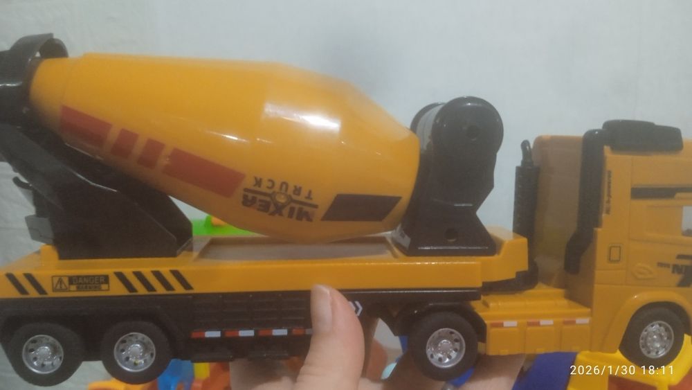 Продам пакет машинок (30шт)