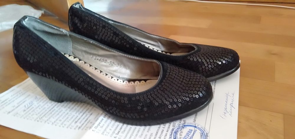 Продам женские туфли