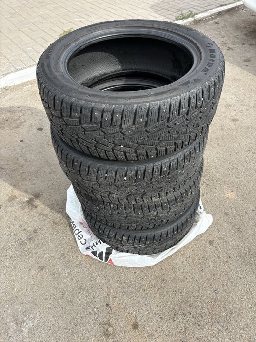 Продам зимние шины комплект