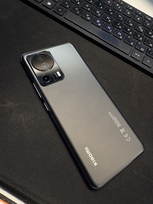 Продам смартфон Xiaomi 13 lite