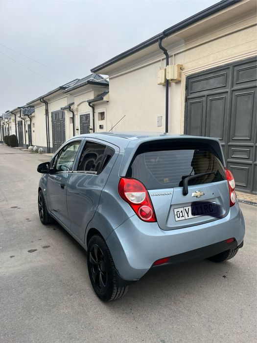 Спарк 2013 йил м/т сотилади