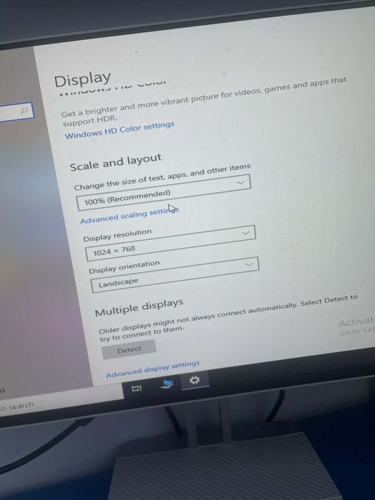 Unitate monitor  tastatura full. Setup