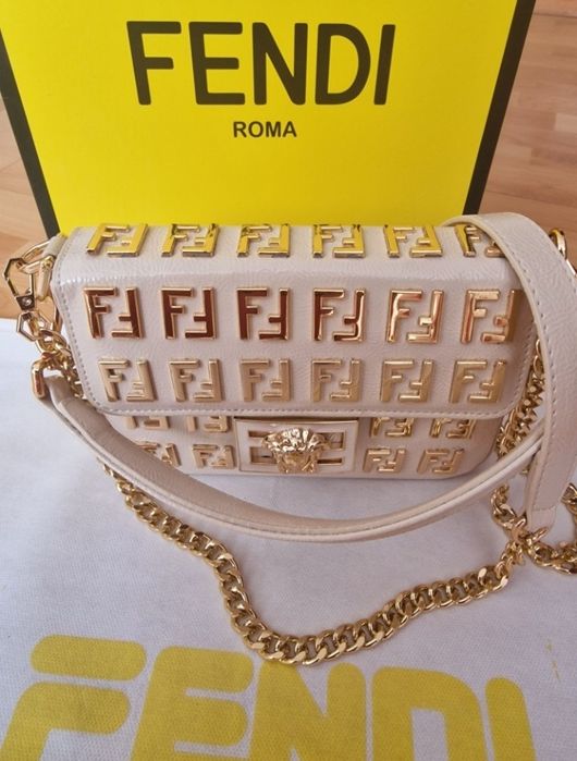 Geanta nude Fendi mini piele naturala,saculet,factura