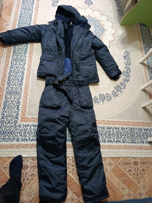 Продам бушлат с комбинезоном!