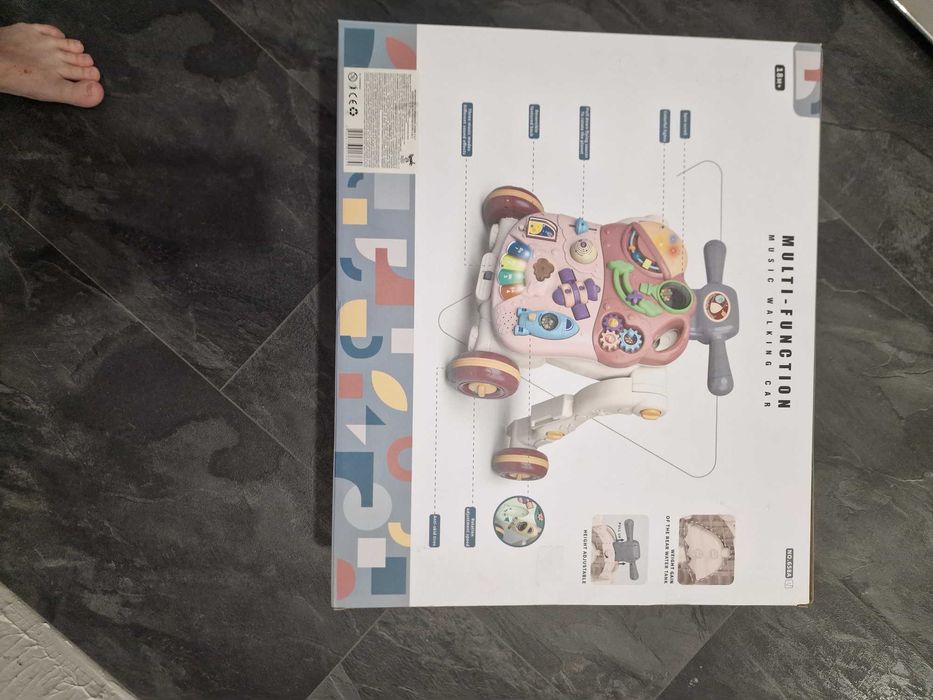 Уокър за прохождане 4 в 1 - Уокър, тротиметка, и колело и маса за игра