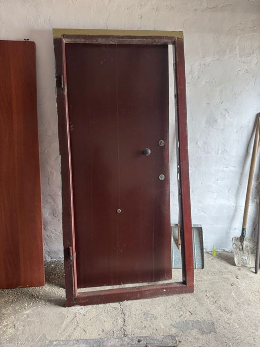 Продам желездную дверь
