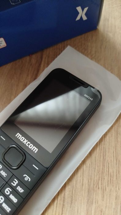 Telefon mobil maxcom MM248