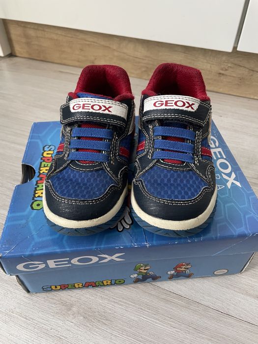 Детски светещи обувки Geox №26