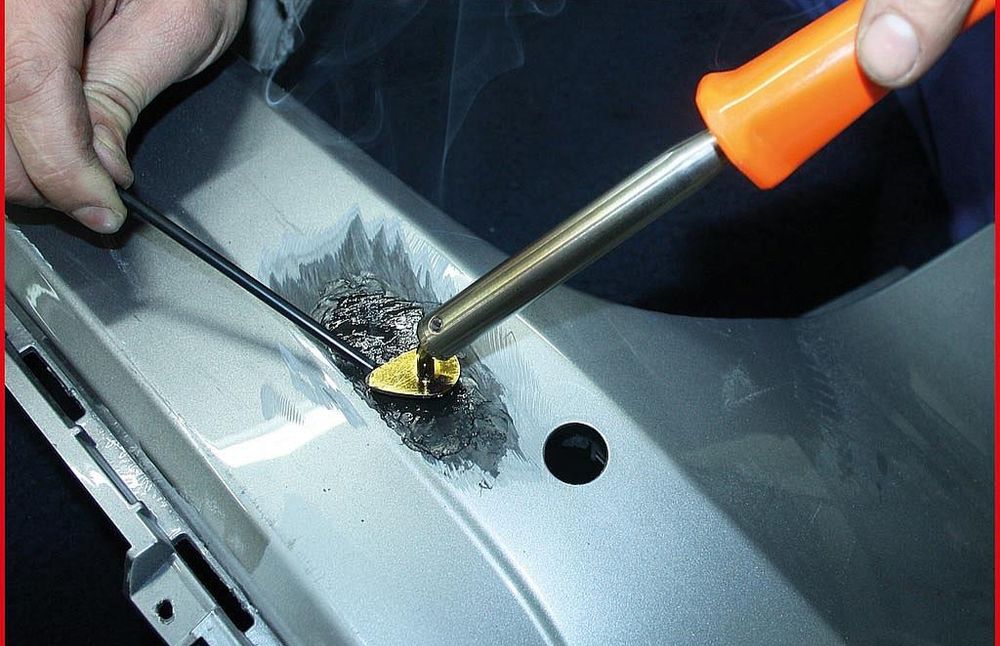 Reparatii profesionale elemente de plastic