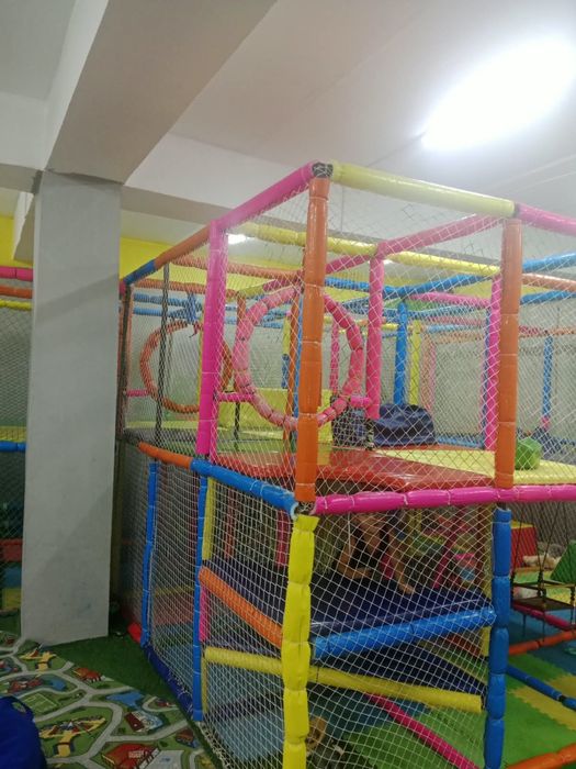 Лабиринт, детский батутный центр