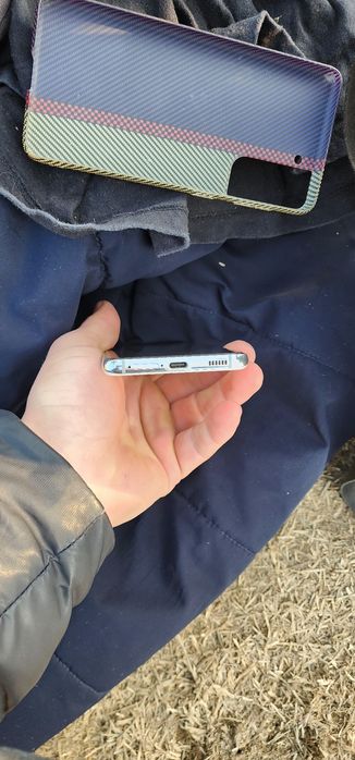 Samsung S21    xotira 256