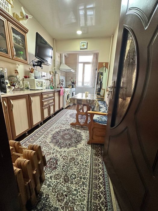 Юнусабад -14 3/5/9 ремонт сделан для себя, встроенная мебель остаётся