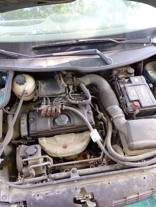 Пежо 206 1.4 i 75 кс на части !!!