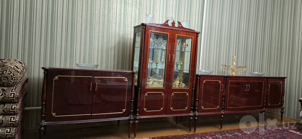 Комплект мебели из красного дерева