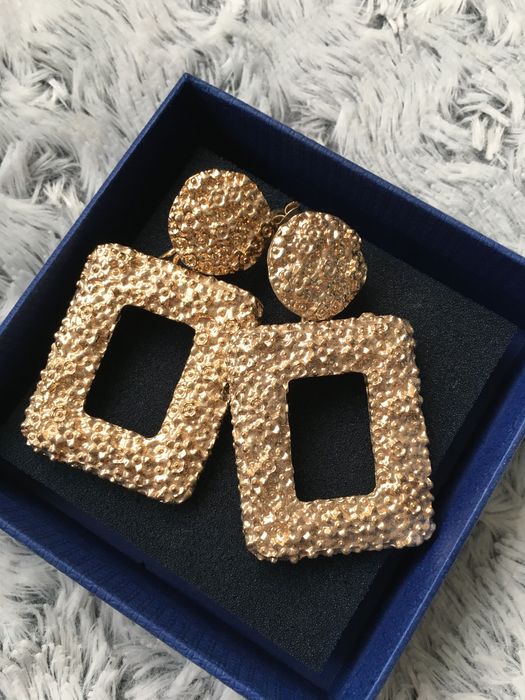 Обеци, дамски бижута