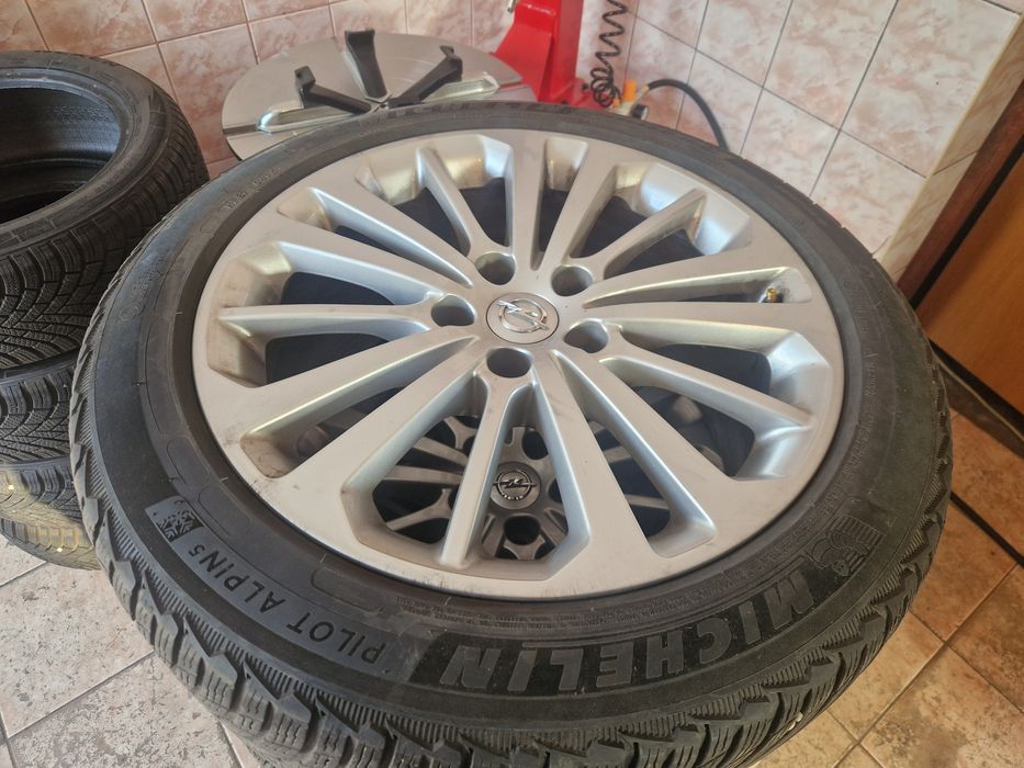 Jante aliaj 5x115 r18 anvelope Iarnă 245 45 18 Opel Insignia B