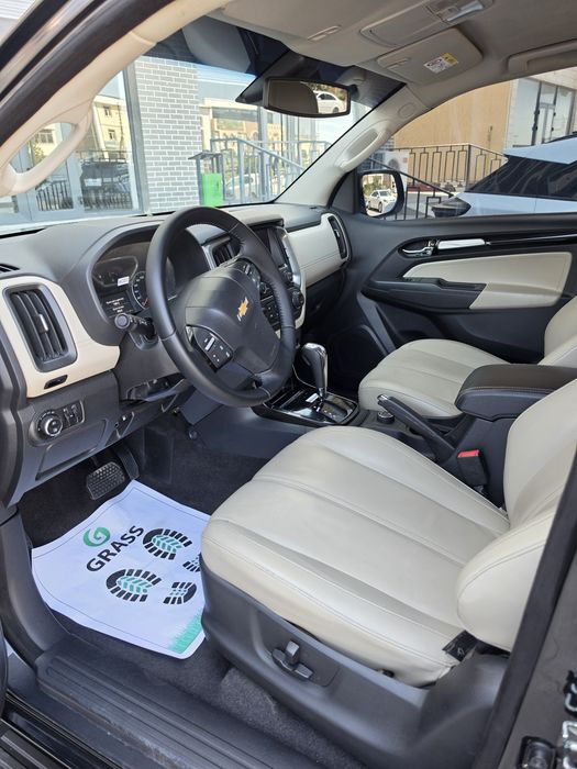 Trailblazer 2020 yil 4x4 full pozitsiya
