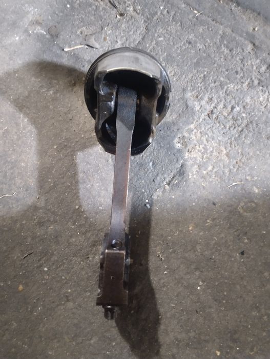 Продам шатуны на Форд