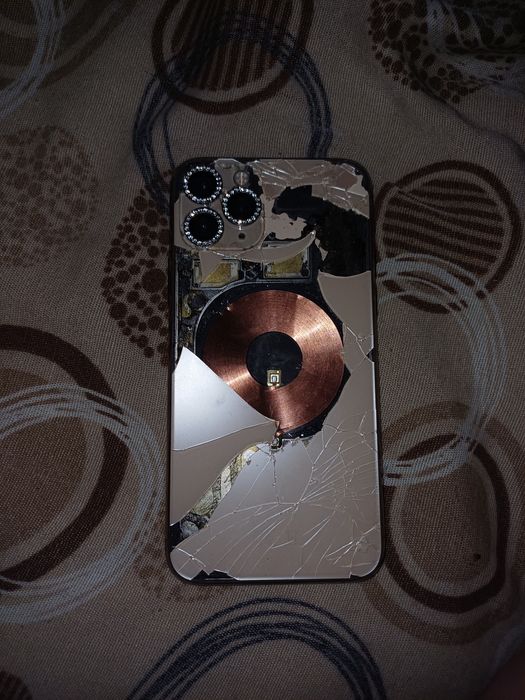 Iphone 11 pro pentru piese